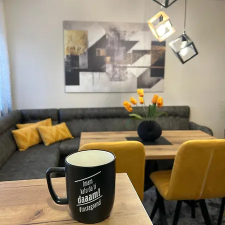 Hram View Apartment, Center 발제보