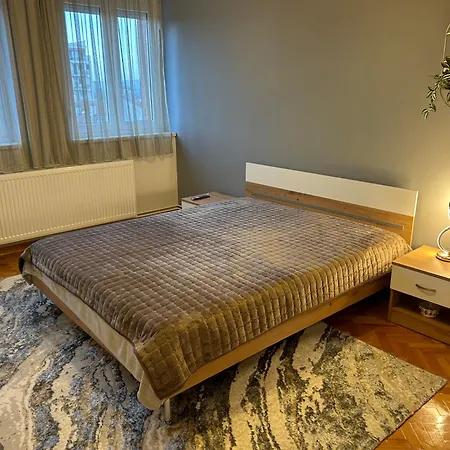 Hram View Apartment, Center 발제보