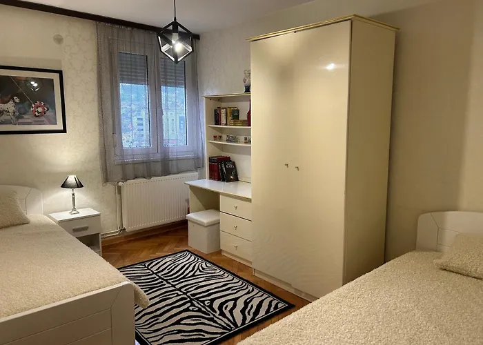 아파트 Hram View Apartment, Center 발제보